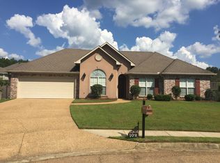 102 Burnham Ct, Clinton, MS 39056
