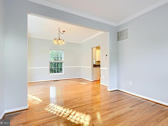 4th image of 5619 Harvey Ct