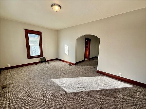 4th image of 2619 Sacramento St