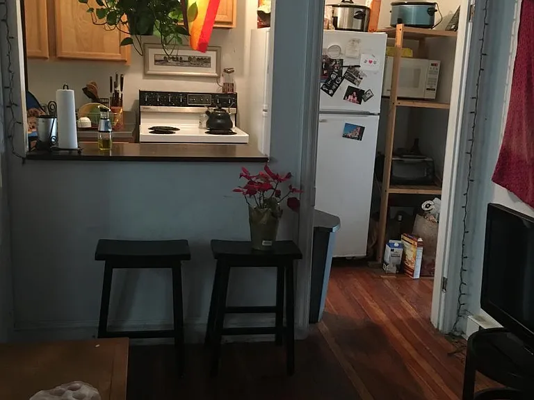 534 W Girard Ave #2 — Photo 4