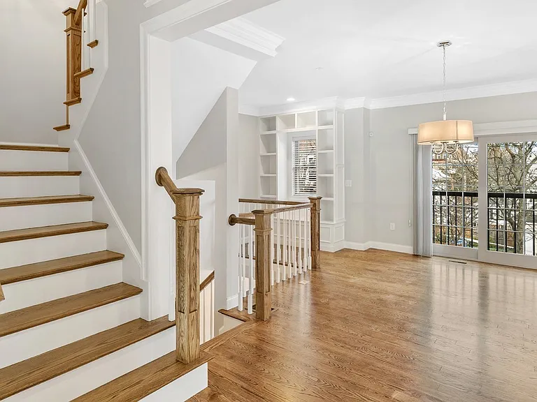 37 Lambert St #37 — Photo 6