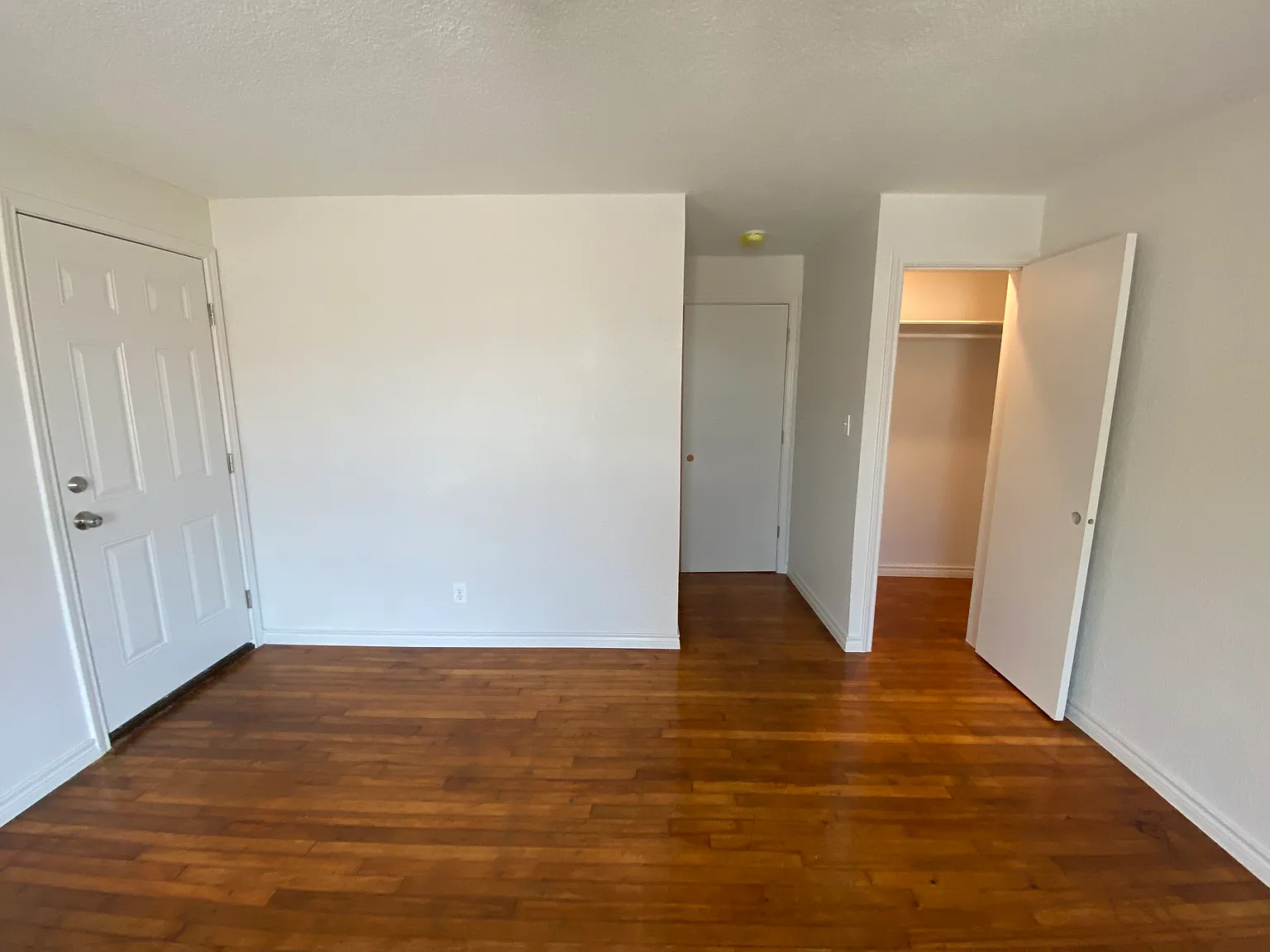 2 bed, 1000 sqft, $1,000 — Photo 2