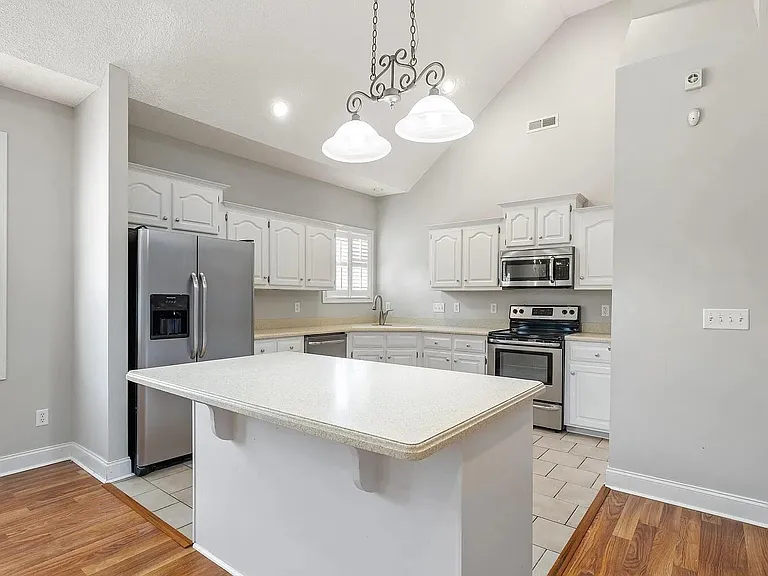 3225 Mayflower Ln — Photo 24