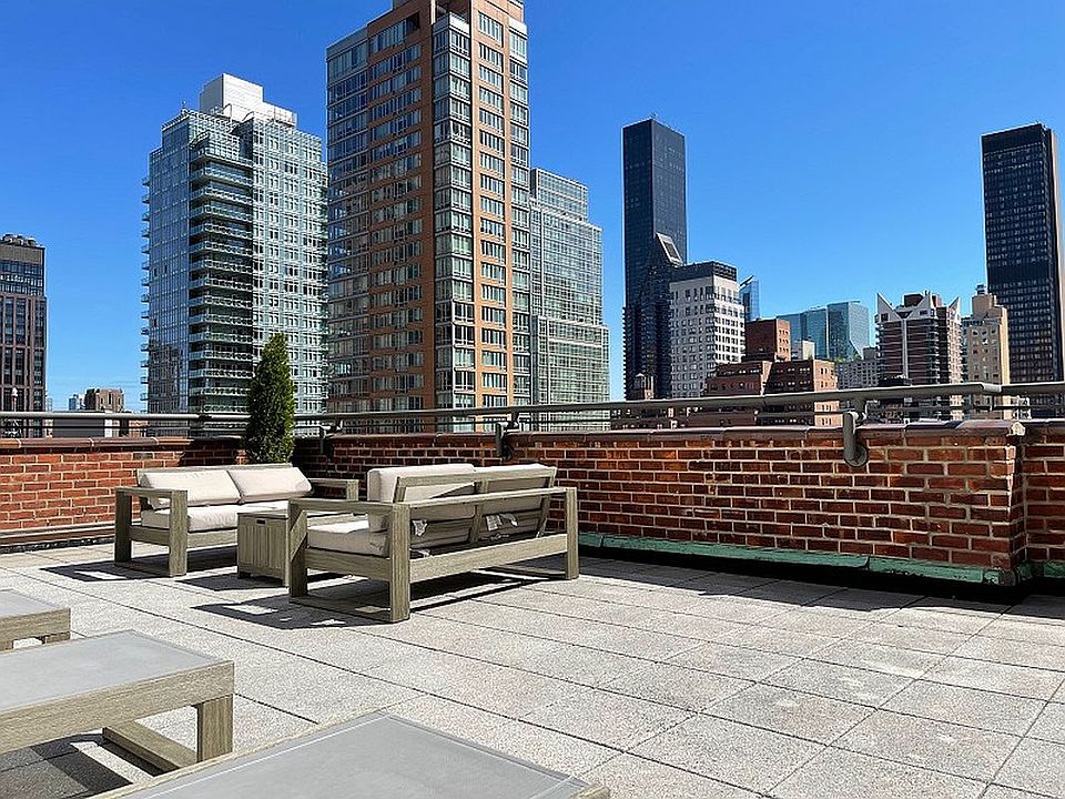1st image of 220 E 54th St APT 3D