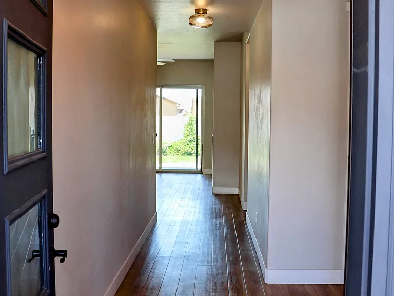 846 Rupp Ave — Photo 6