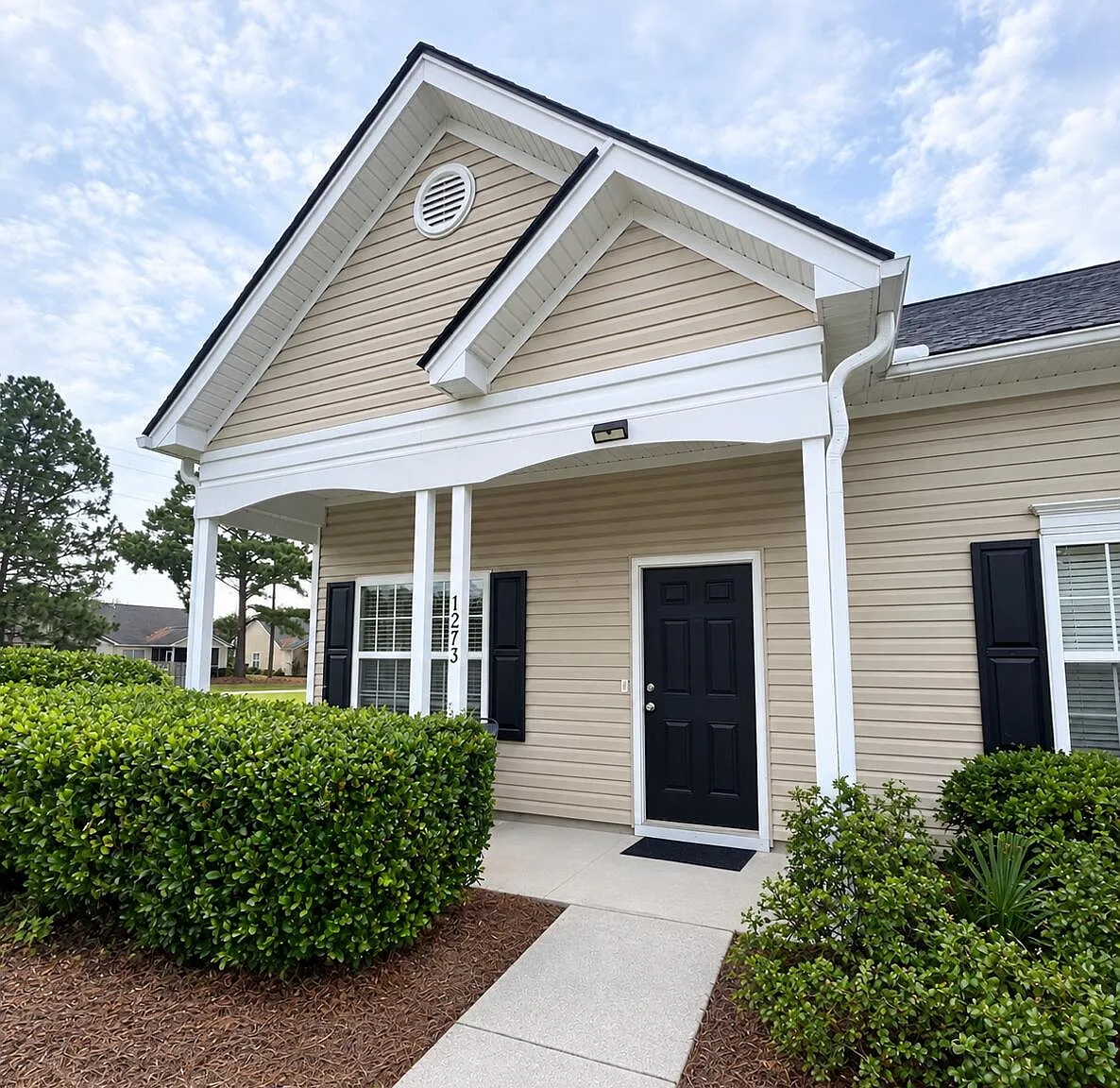 2 bed, 2.0 bath, 1120 sqft, $1,900 — Photo 1