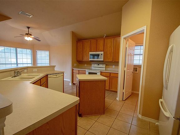 5th image of 3604 Caroline Ct