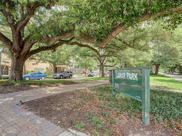 1410 Hyde Park Blvd #105 — Photo 36