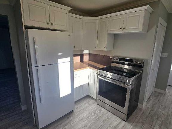 5th image of 4930 W 48th St