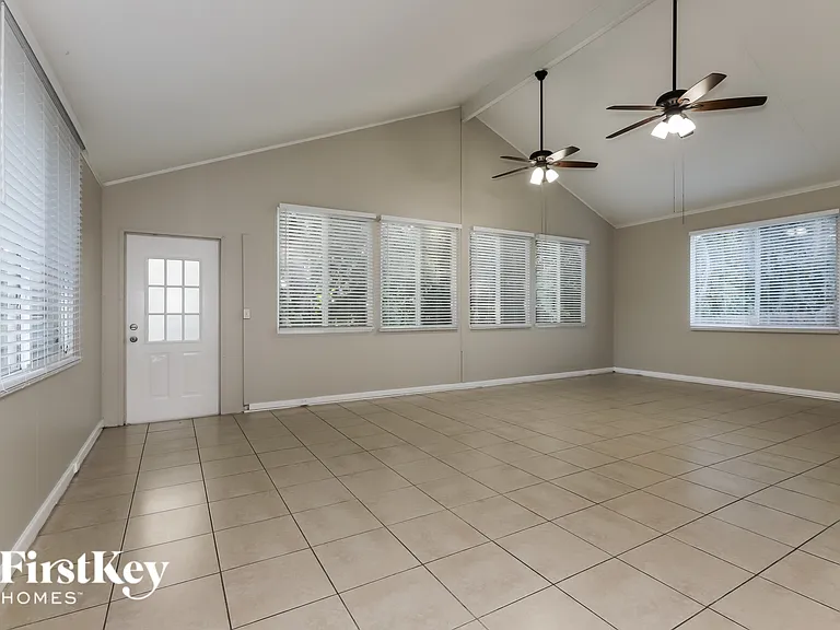 1823 Coyote Pl — Photo 4