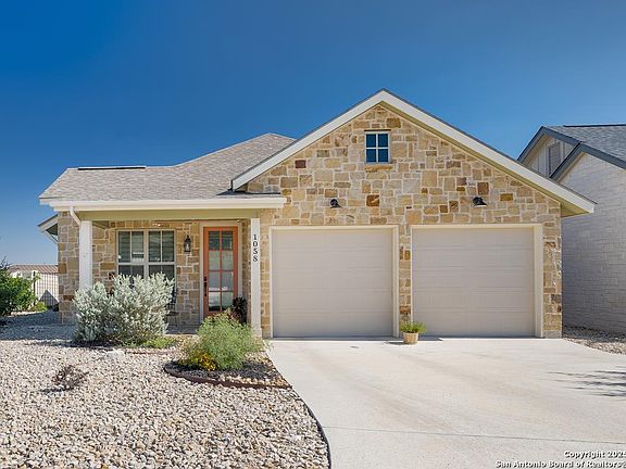 2nd image of 1058 Creswell Ln