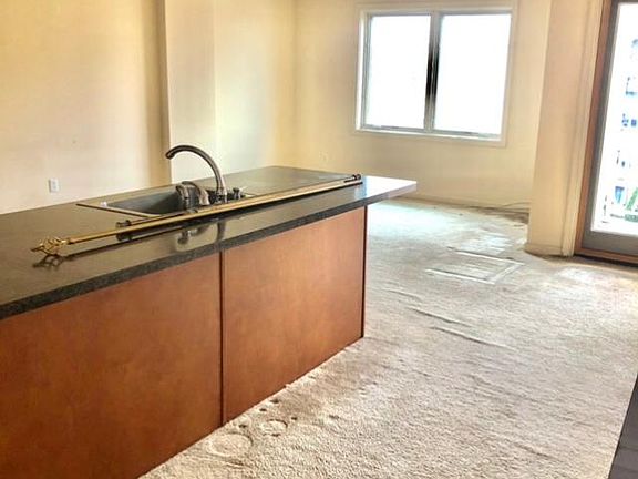 4th image of 148 Greenwich St APT 3I