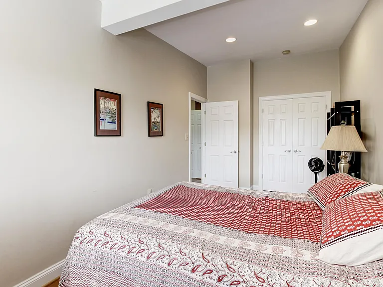 726 Quincy St NW #A — Photo 9