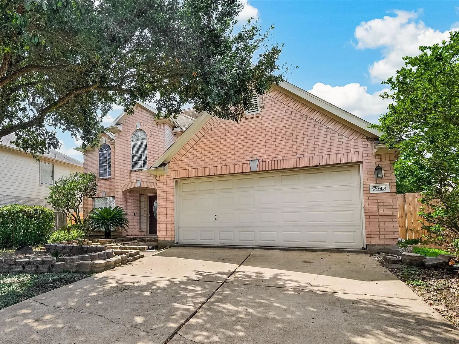 4 bed, 2.5 bath, 2275 sqft, $2,600 — Photo 4