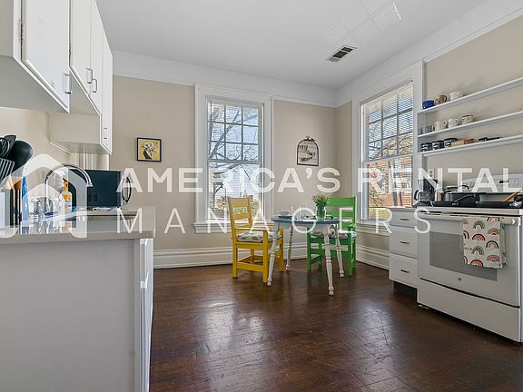 4th image of 1715 13th Ave S Unit 3