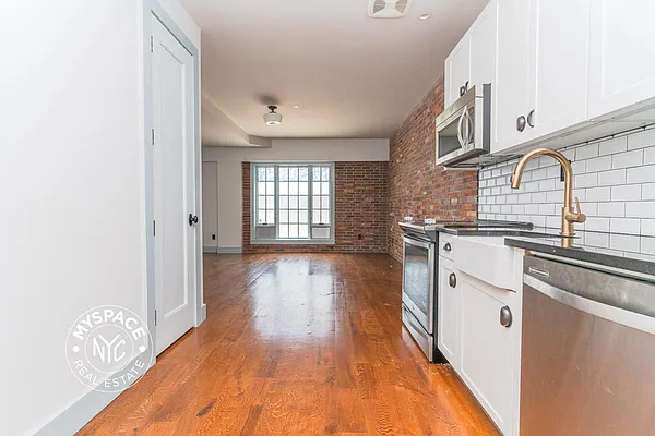 31 Brooklyn Avenue #1G