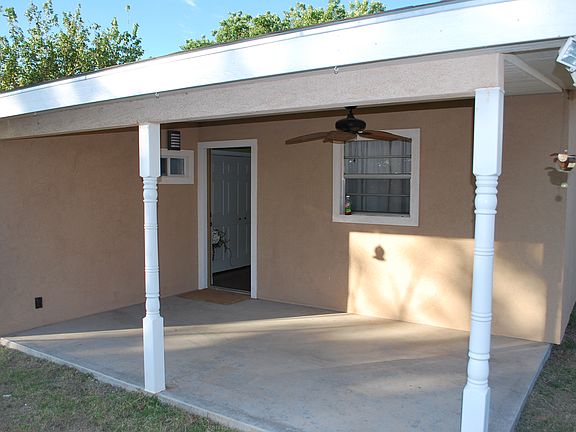 Covered front porch 