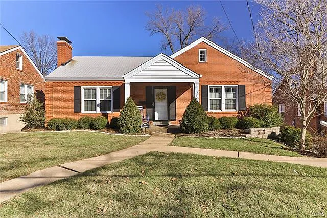 940 Wood Ave photo 1