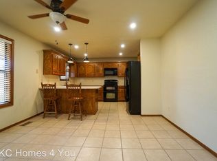 11020 Folkstone Dr, Yukon, OK 73099