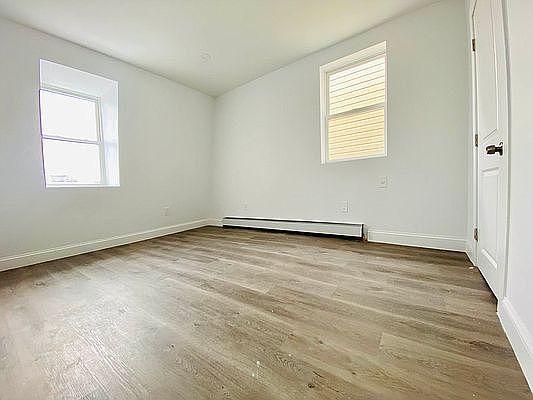 2nd image of 1821 Trafalgar Pl #3H