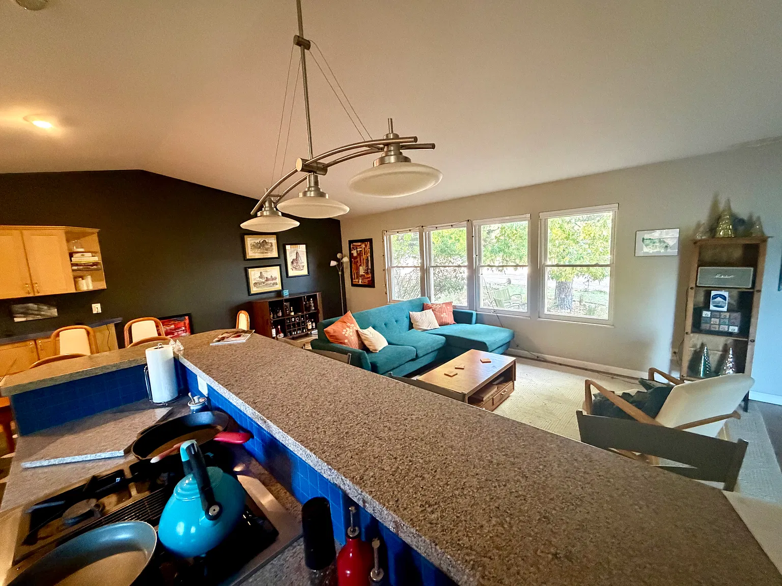 1 bed, 2500 sqft, $1,600 — Photo 1