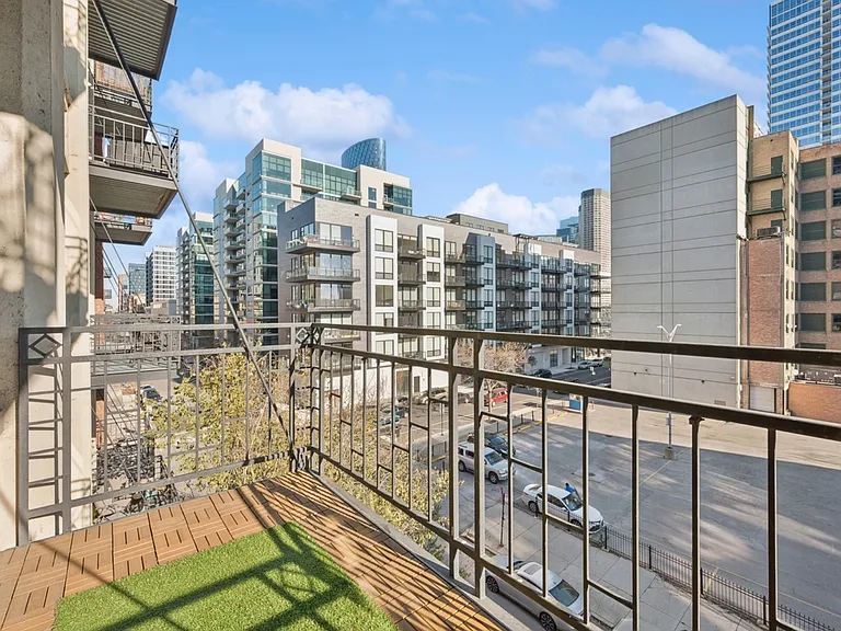 843 W Adams St #407 — Photo 4