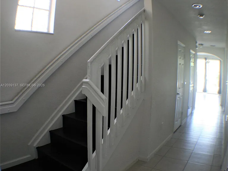 202 Las Brisas Cir — Photo 6