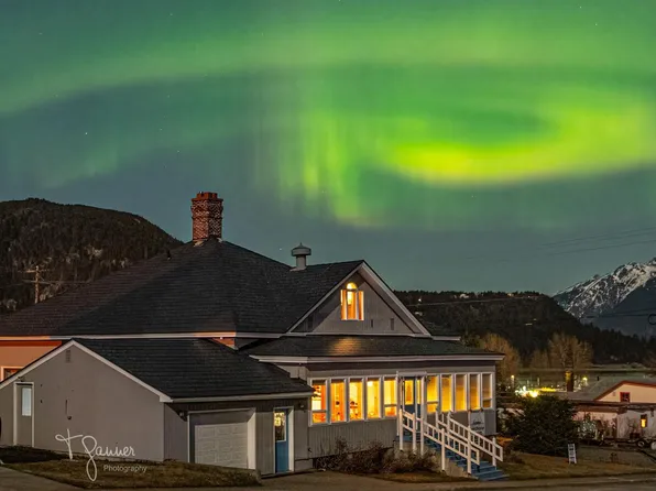 15 Fort Seward Dr, Haines, AK 99827