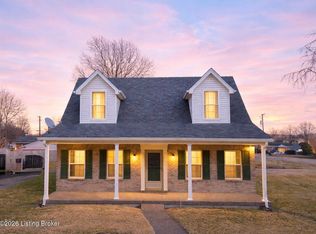 9921 Lancewood Rd, Louisville, KY 40229