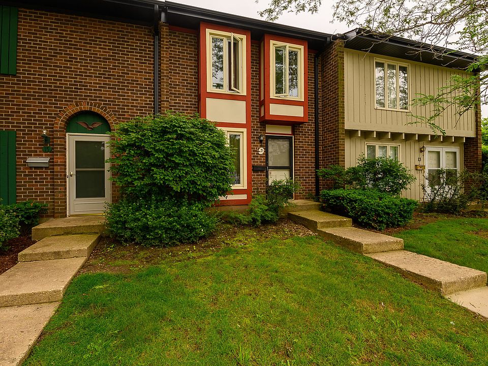 1st image of 14 Garden Crescent Ct #14