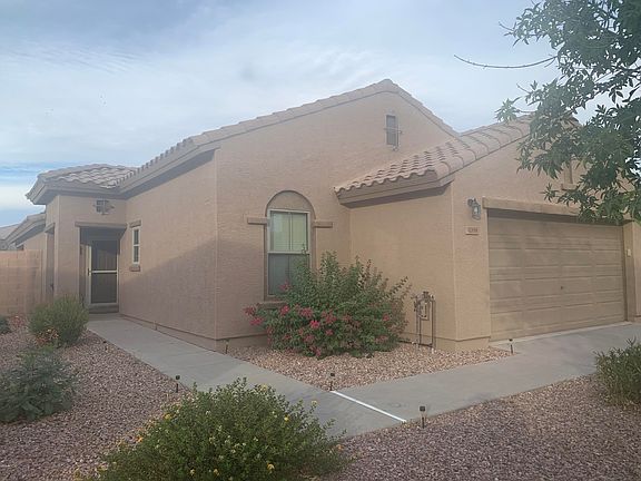 2nd image of 32859 N Quarry Hills Dr