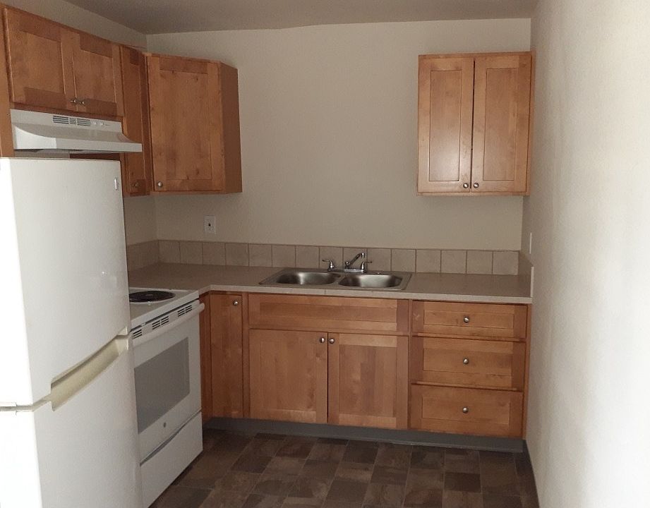 2nd image of 2827-2843 N Oak Harbor Rd