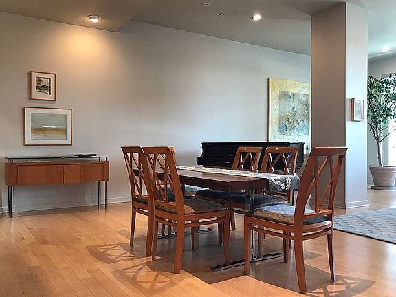 4th image of 400 Pike St Unit 905