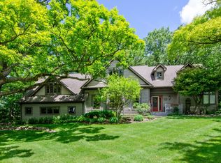 404 Tulip Cir, Island Lake, IL 60042