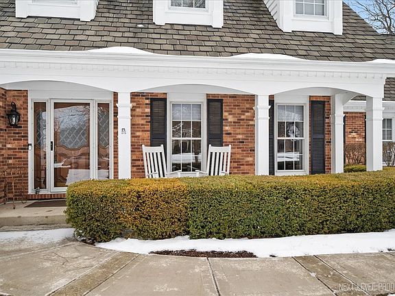 3rd image of 730 Persimmon Dr