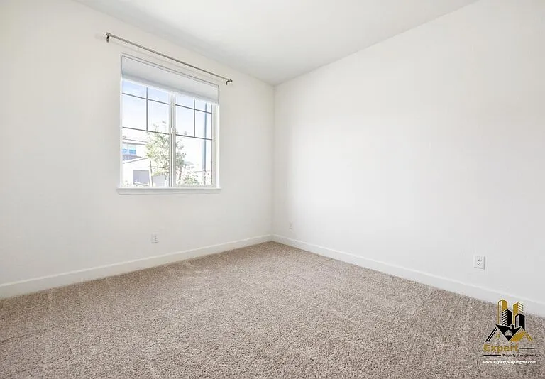 4040 Swing Way — Photo 19