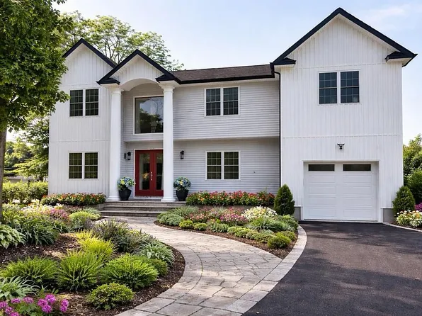 204 Old Country Rd, Melville, NY 11747