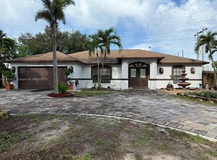27120 Pinecrest Ln, Bonita Springs, FL 34135