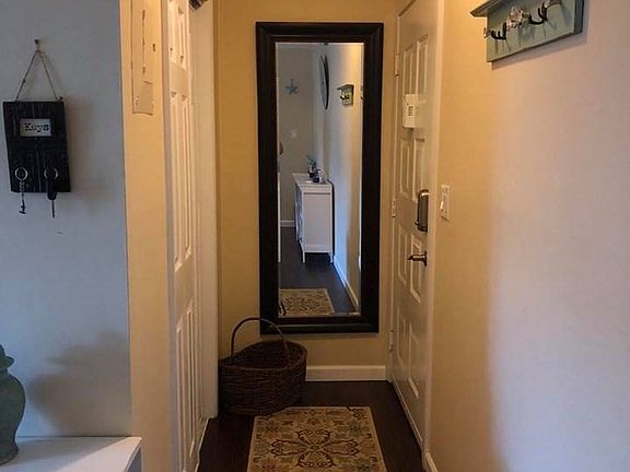 3rd image of 208 Fairharbor Dr