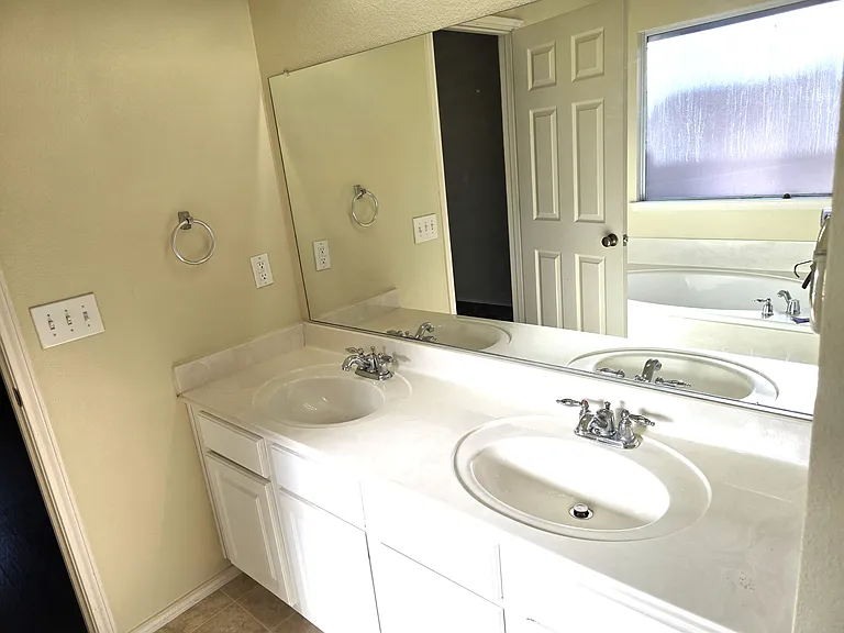 1107 Elm Grove Dr — Photo 6