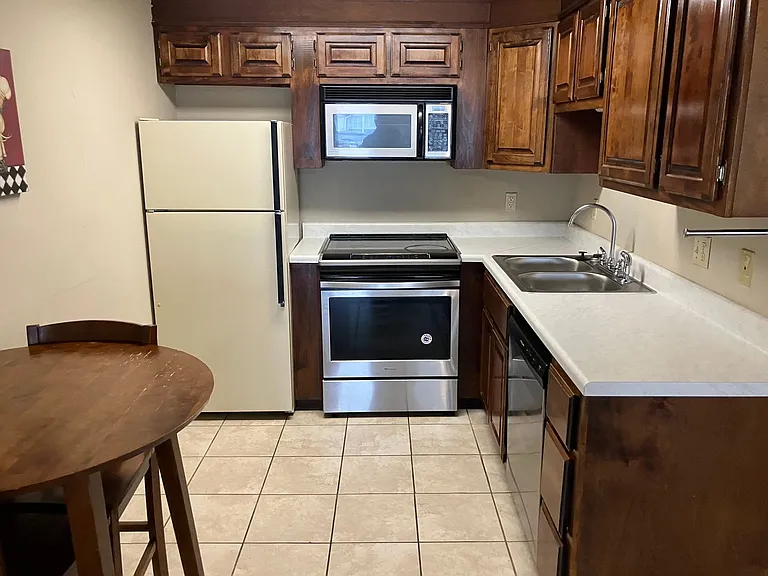 623 N Gloster St #314 — Photo 6