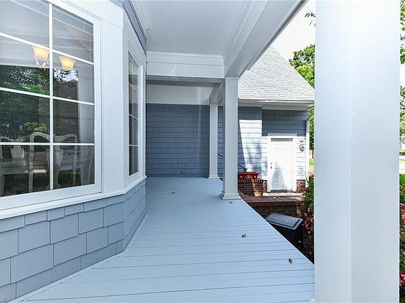 2nd image of 5 Barrington Dr