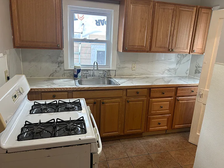69 Euclid Ave — Photo 10