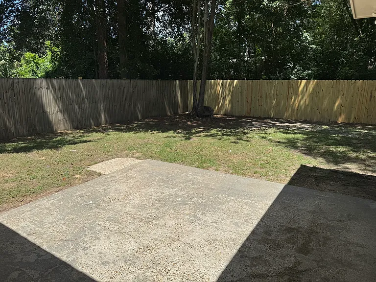 104 Comanche Dr — Photo 23