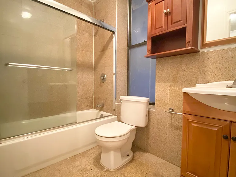 221 E 28th St #2F — Photo 8