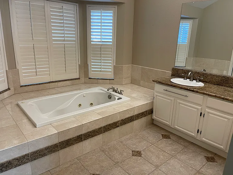 2140 Canyon Lakes Dr — Photo 9
