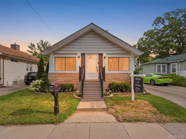 524 Pearson St, Ferndale, MI 48220