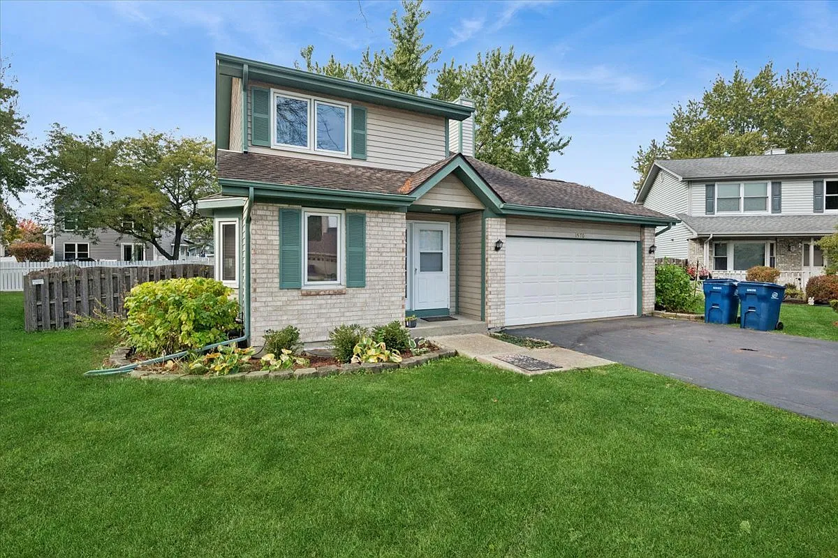 3 bed, 2.5 bath, 1842 sqft, $3,100 — Photo 1