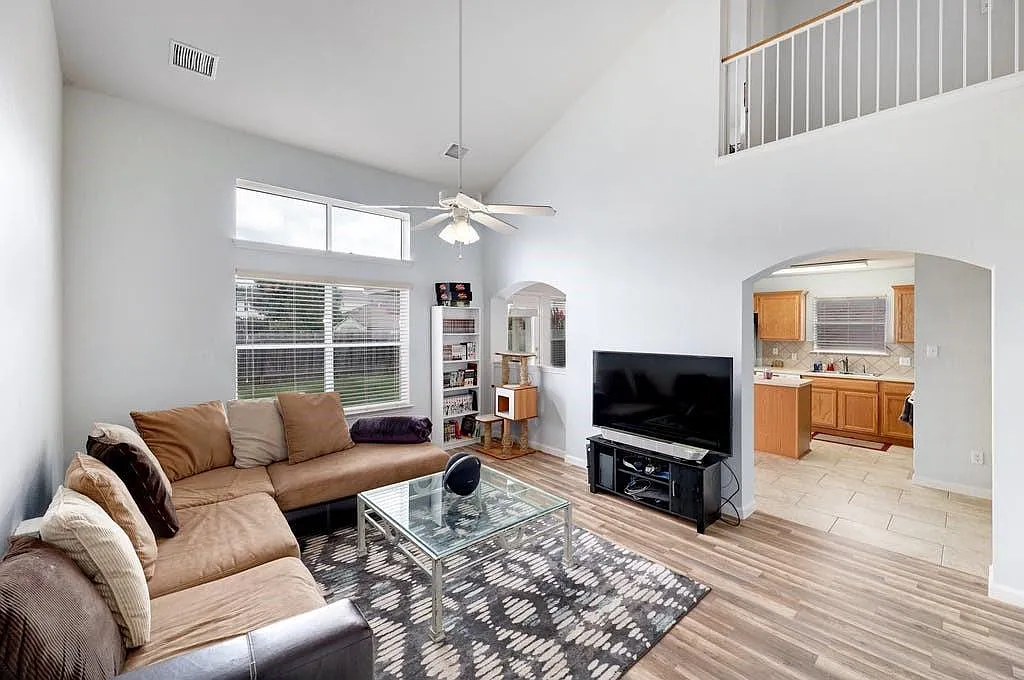 Very nice 3 bedroom 2.5 bath home in great area! — Photo 3