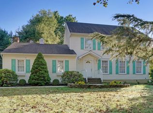 2 Hobbs Ct, Robbinsville, NJ 08691